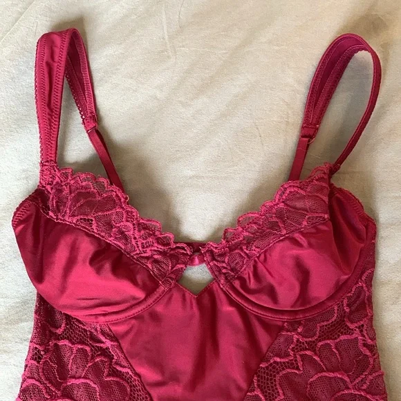 Out From Under by Urban Outfitters Burgundy Lace Thong Underwire Teddy - Picture 4 of 16